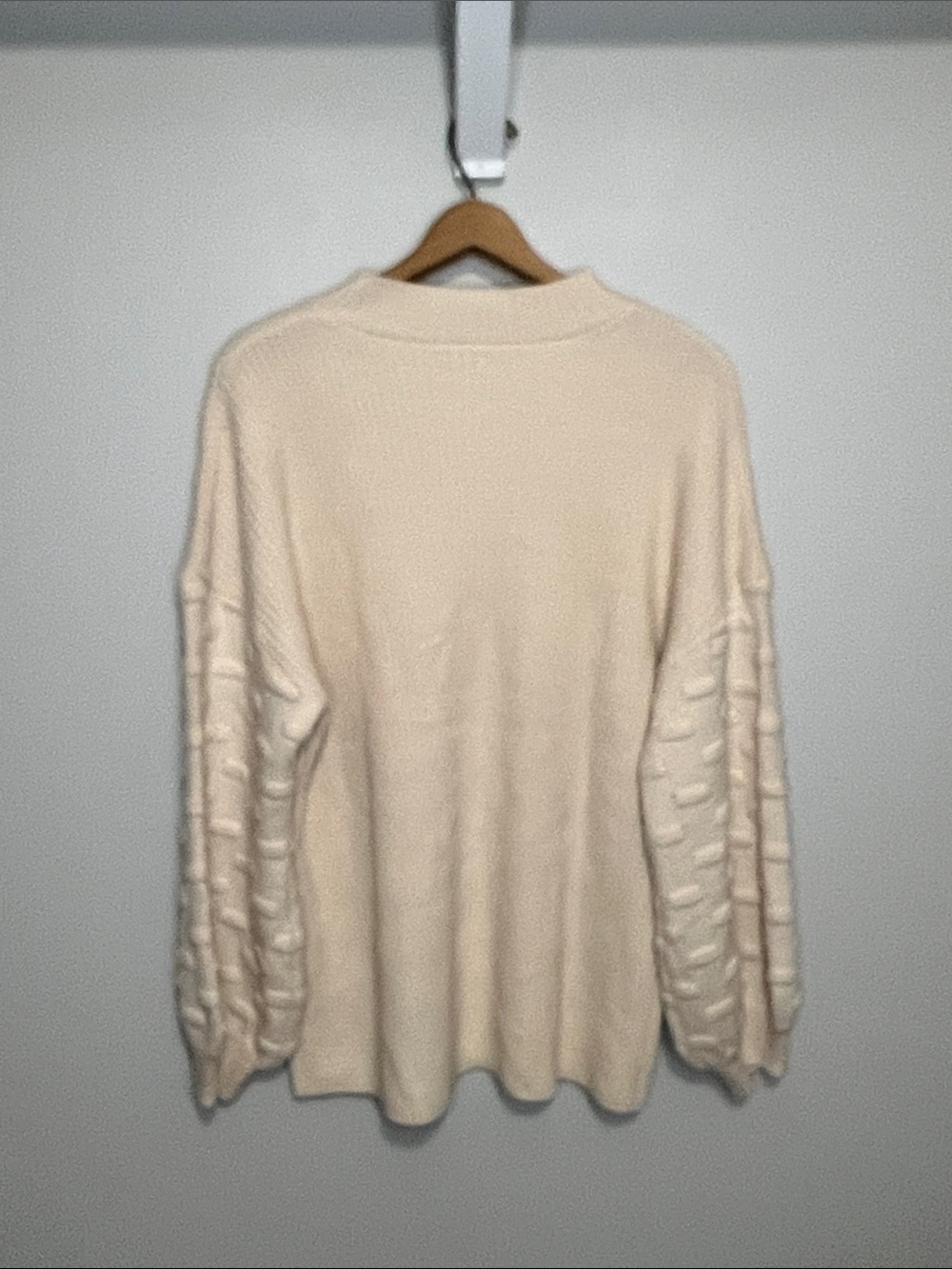 Cream Crewneck Sweater with Textured Sleeve Detail Oversized Women’s Size Large - Picture 6 of 8